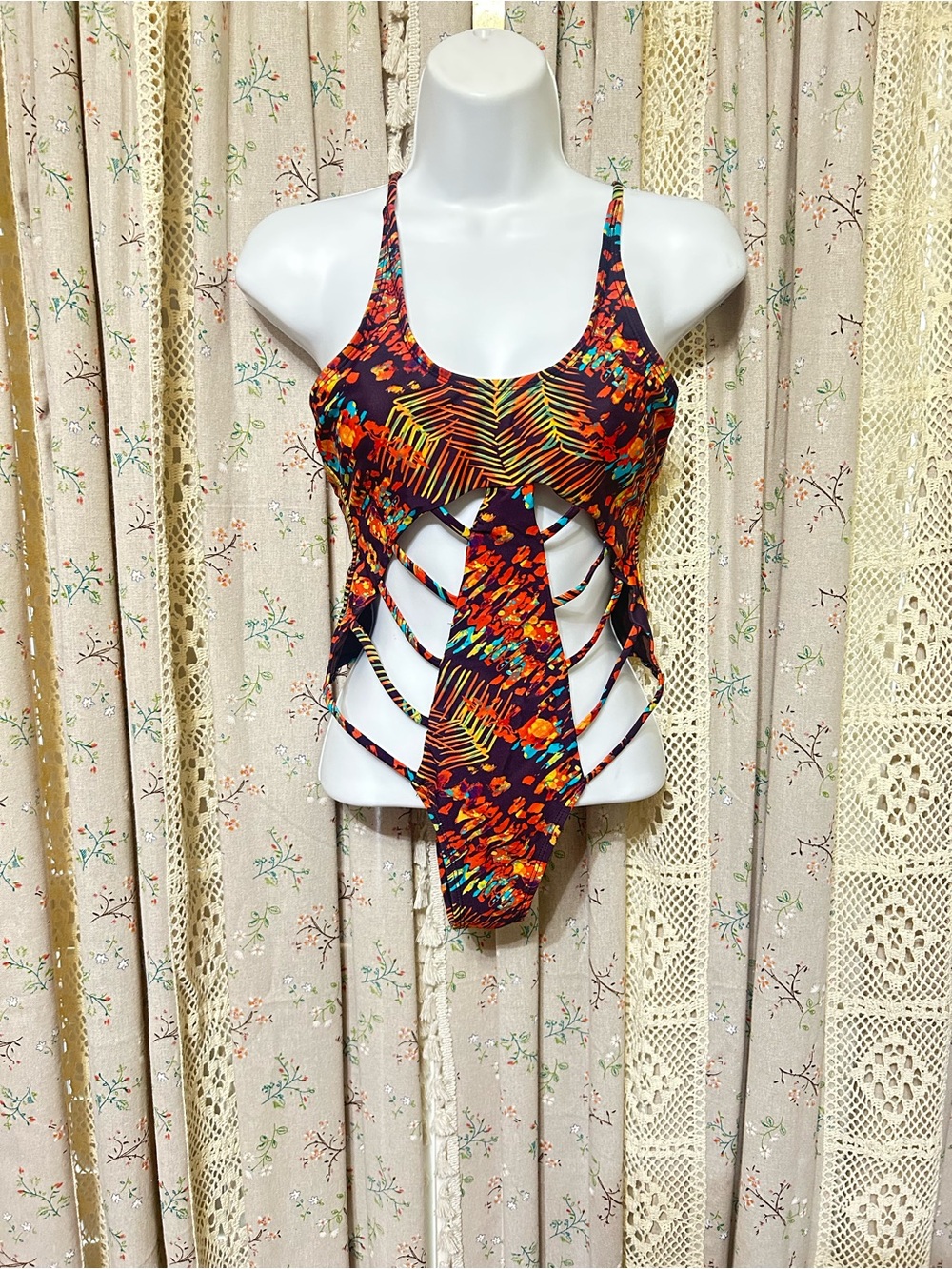 ICONSWIM Cutout One Piece Swimsuit Small Tropical Print‎ Strappy